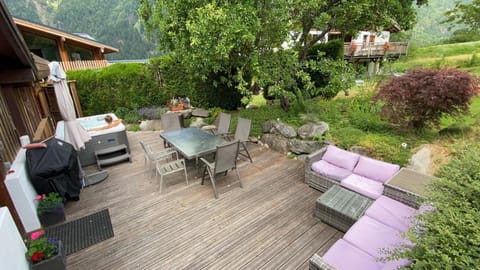 Tiki Lodge - hot tub & sauna Chalet in Les Houches