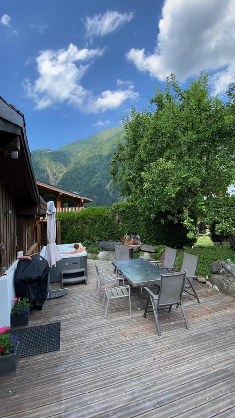 Tiki Lodge - hot tub & sauna Chalet in Les Houches