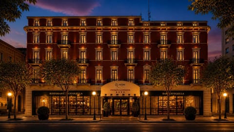 Property building, Facade/entrance, Night