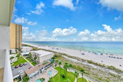 The Summit 928 House in Upper Grand Lagoon