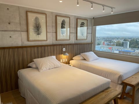 Bed, TV and multimedia, Bedroom, City view, locker