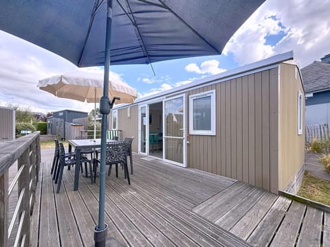 Mobil-home PMR tout confort, 200m plage, piscine, 4 pers, 2 chambres, parking, wifi, ménage inclus - FR-1-361A-42 House in Jullouville