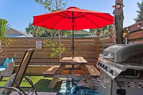 Luxurious Private Pool, Beach Walk WPrivate Acces House in Miramar Beach