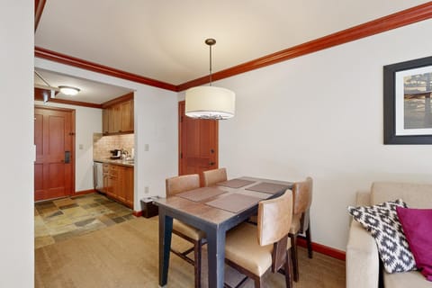 Resort at Squaw Creek's 521 & 523 Apartment in Palisades Tahoe (Olympic Valley)