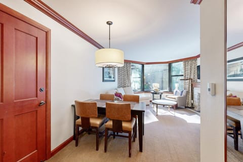 Resort at Squaw Creek's 521 & 523 Apartment in Palisades Tahoe (Olympic Valley)