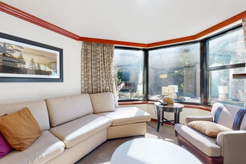 Resort at Squaw Creek's 521 & 523 Apartment in Palisades Tahoe (Olympic Valley)