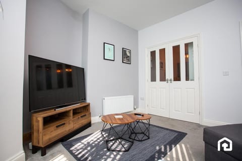 Stylish Cosy Two Bed Apartment - Coast Location Apartment in Whitley Bay