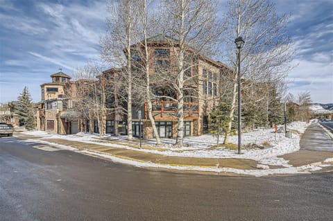 Condos Off Main 15 condo Apartment in Frisco