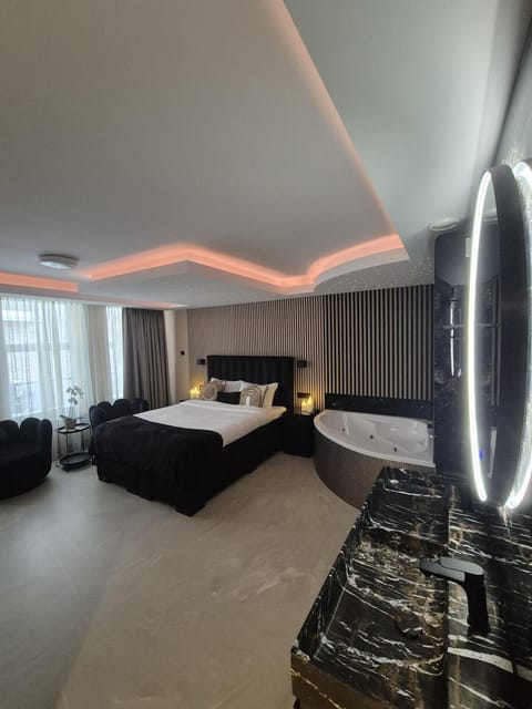 Bedroom, Bath