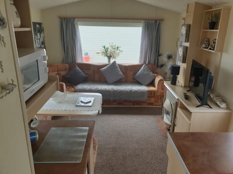 4 BERTH CARAVAN SILVER BEACH INGOLDMELLS number 90 Campground/ 
RV Resort in Ingoldmells