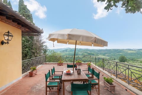 Property building, Balcony/Terrace, Living room