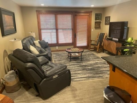 Penthouse Mountain Haven with Community Spa Room Apartment in Kellogg