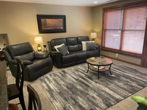 Penthouse Mountain Haven with Community Spa Room Apartment in Kellogg