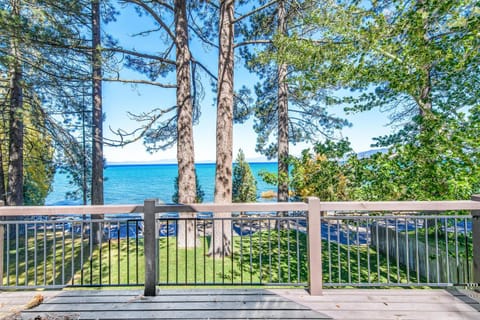 Lakeview Manor House in Al Tahoe