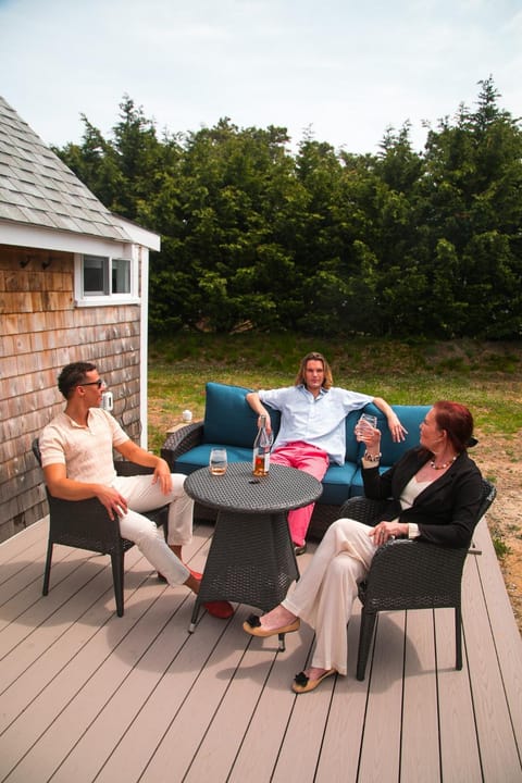 People, Seating area, Guests