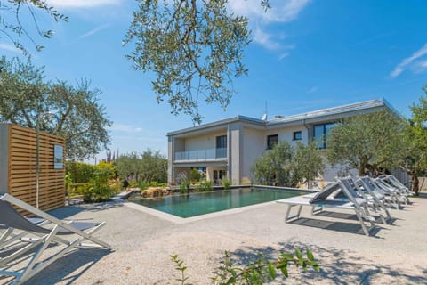 Swimming pool, Swimming pool