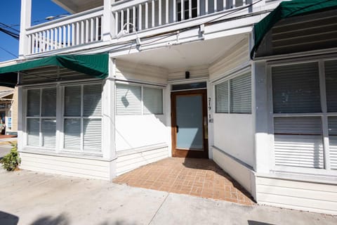 Commodore's Cove Apartment in Key West