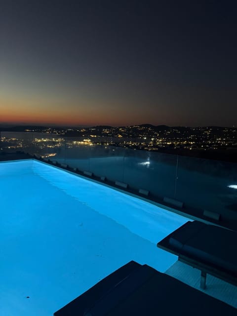 Dream Villas Paros 1 ολόκληρος χώρος με πισίνα Villa in Paros