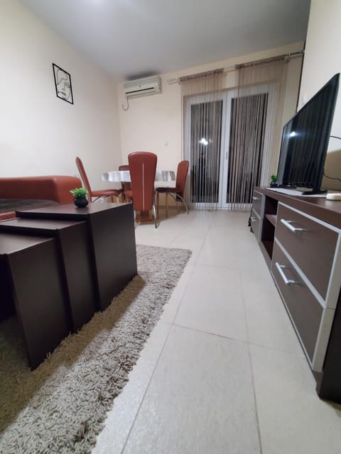 Royal Panorama Apartman & "Free Garage Parking" Apartment in Serbia