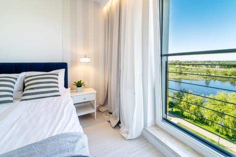 Natural landscape, View (from property/room), Bedroom, River view
