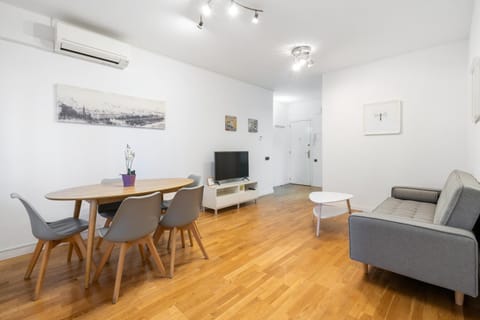 TV and multimedia, Living room, Dining area
