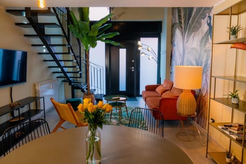 Living room, Seating area