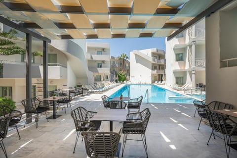 Property building, Swimming pool