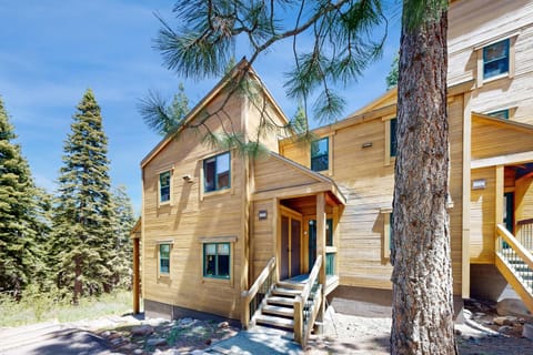 Gold Bend Escape Apartment in Northstar Drive