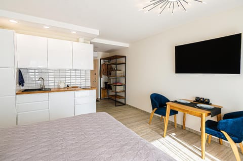 TV and multimedia, Dining area