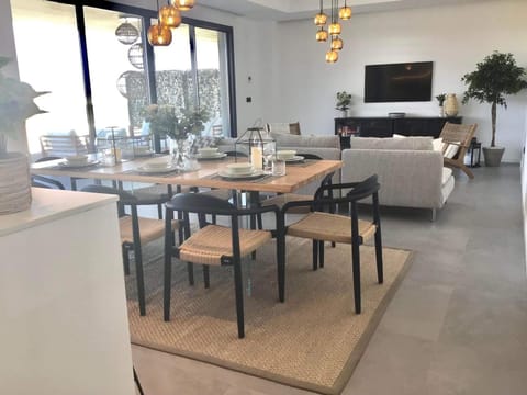 Living room, Dining area