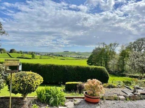 AIRDSIDE COTTAGE House in England