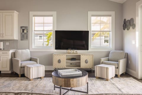 Mirador House -Pool & Dock! House in Stock Island