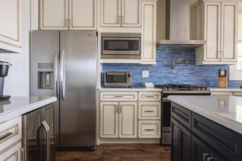 Suncoast House -Pool & Boat Dock House in Stock Island