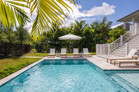 Springtide House -Dock & Home w Pool House in Stock Island