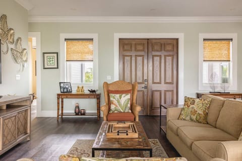 Capmar House -Huge Home & Pool House in Stock Island