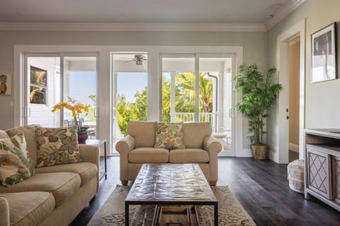 Capmar House -Huge Home & Pool House in Stock Island