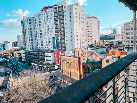 The Aspect, by Solace Stays Apartment in Cardiff