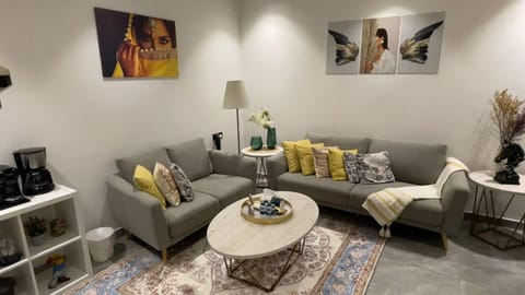 Living room, Decorative detail, Seating area