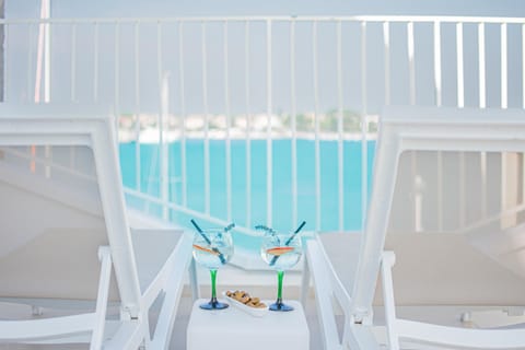 View (from property/room), Balcony/Terrace, Balcony/Terrace, City view, Landmark view, Mountain view, Sea view, sunbed