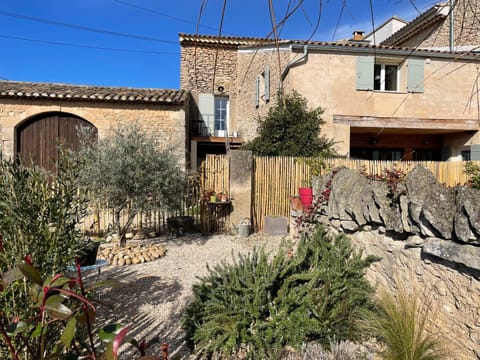 MAS-Calou Bed and Breakfast in Gordes