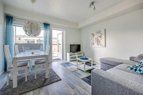 TV and multimedia, Living room, Dining area