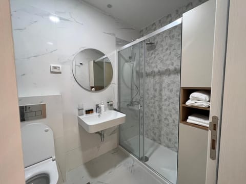 White Homes 49/71 - Central Point Apartment in Podgorica