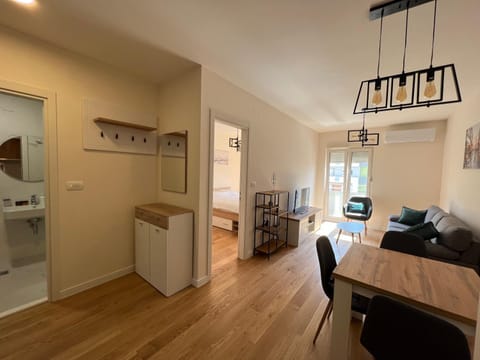 White Homes 49/71 - Central Point Apartment in Podgorica