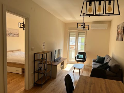 White Homes 49/71 - Central Point Apartment in Podgorica