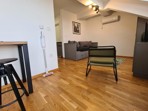 Living room, air conditioner