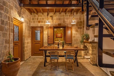 Property building, Patio, Inner courtyard view