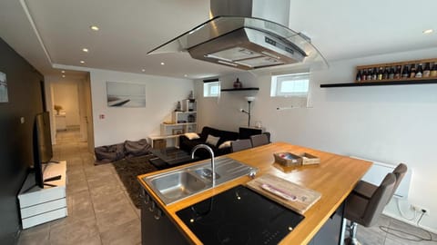 Appartement 5 personne avec accès piscine jacuzzi disponibilité saisonnière NEW PROPERTY MANAGEMENT ! Apartment in Wallonia, Belgium