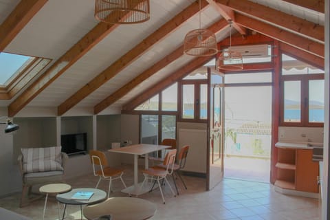 Living room, Dining area, Sea view