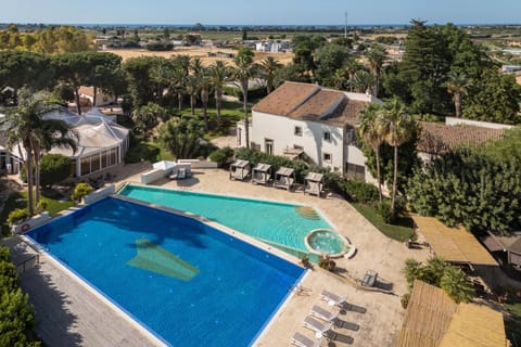 Property building, Natural landscape, Bird's eye view, Pool view, sunbed