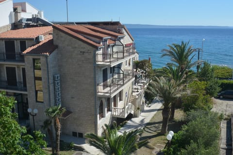 Guesthouse Kamen Kuća Bed and Breakfast in Podstrana